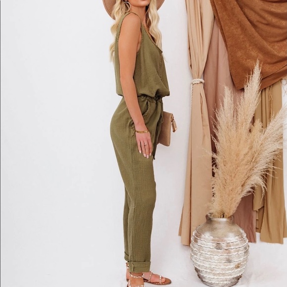 VICI MAYE COTTON POCKETED DRAWSTRING JUMPSUIT - Picture 2 of 8